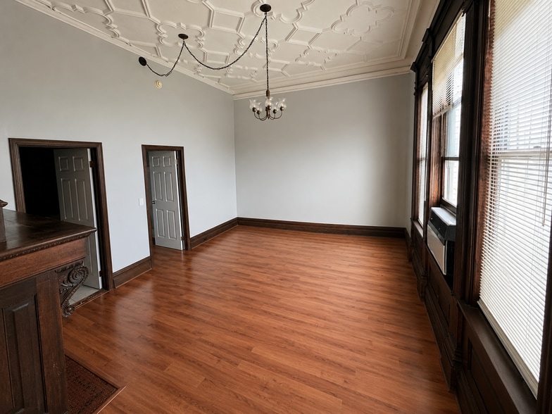 Building Photo - 4217 Danneel St