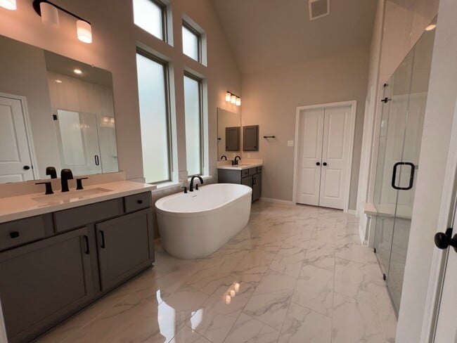 Building Photo - 18411 Starlight Vly Trl