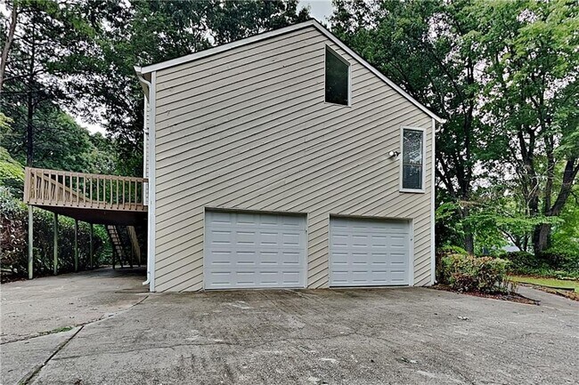 Building Photo - 5142 Manitou Way SW