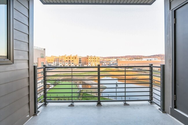 Building Photo - Stunning Carriage Home in the King of Prussia Town Center