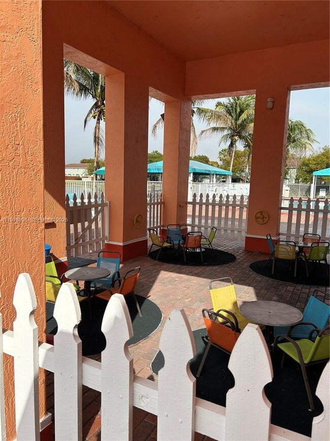 Building Photo - 2637 SE 16th Terrace