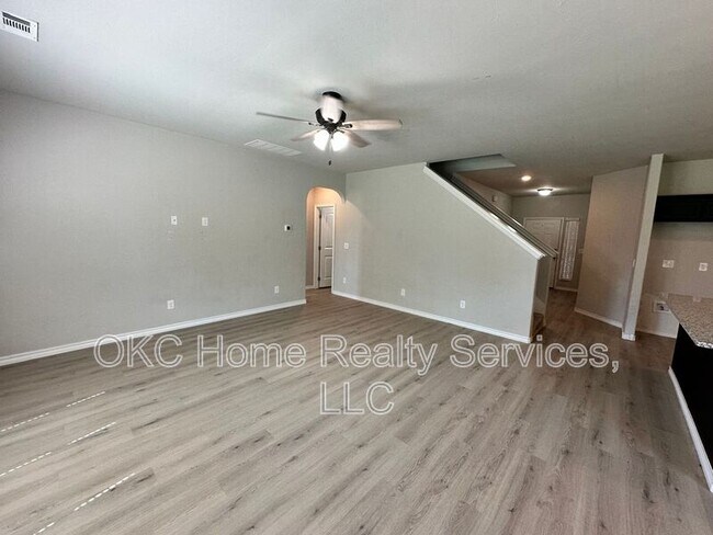 Building Photo - 14008 Babbling Brook Dr