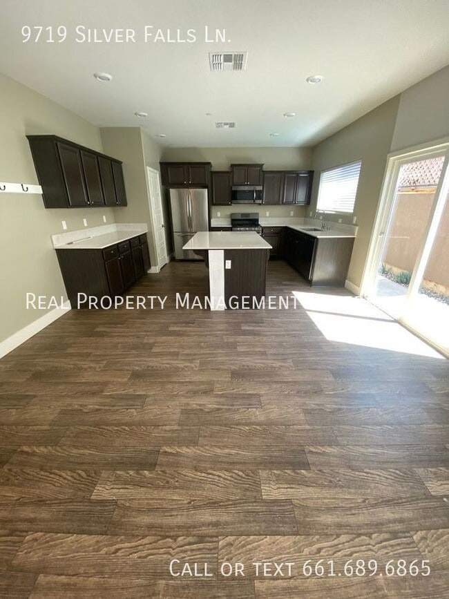 Building Photo - 9719 Silver Falls Ln