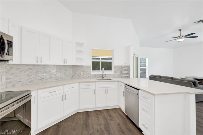 Building Photo - 3408 Boca Ciega Dr