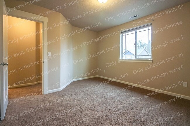 Building Photo - 13386 SE Highpointe St