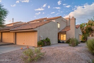 Building Photo - 322 E Bluebell Ln