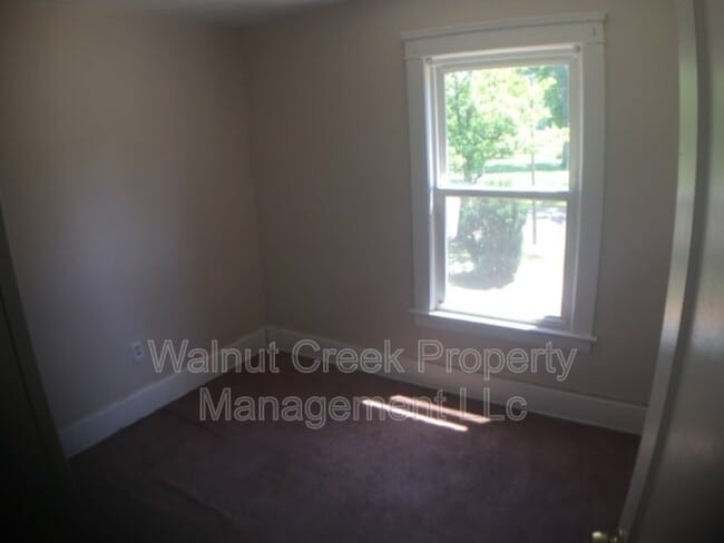 Building Photo - 2105 E 31st St