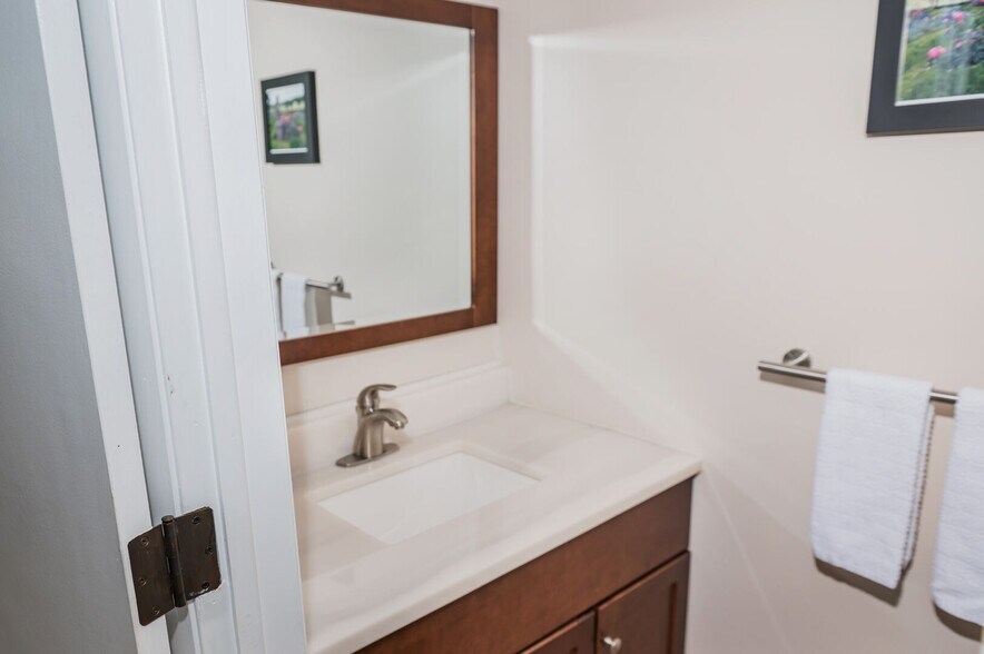 Building Photo - 150 Prospect St