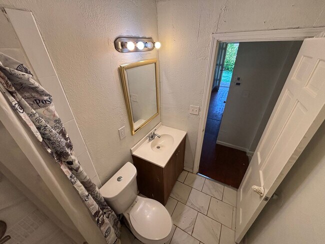 Building Photo - Tulsa Single Family Home for Rent 3 beds 2 bath