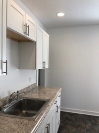 Building Photo - Mom's Rock Island