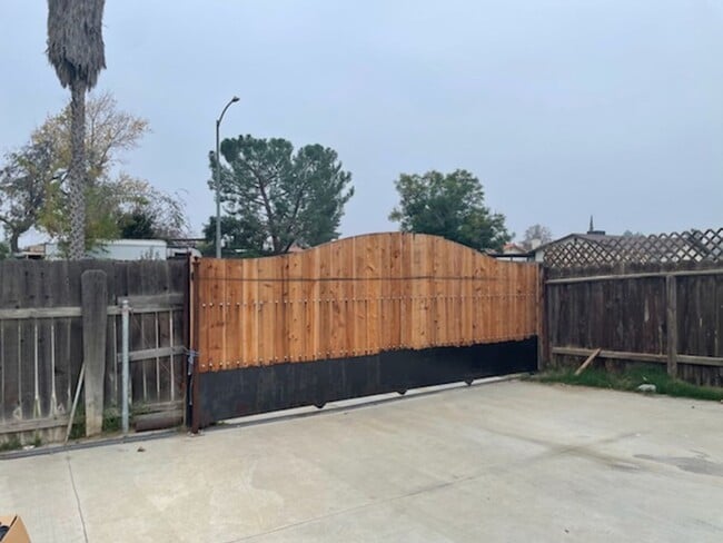 Building Photo - Beautiful Corner House with Shop