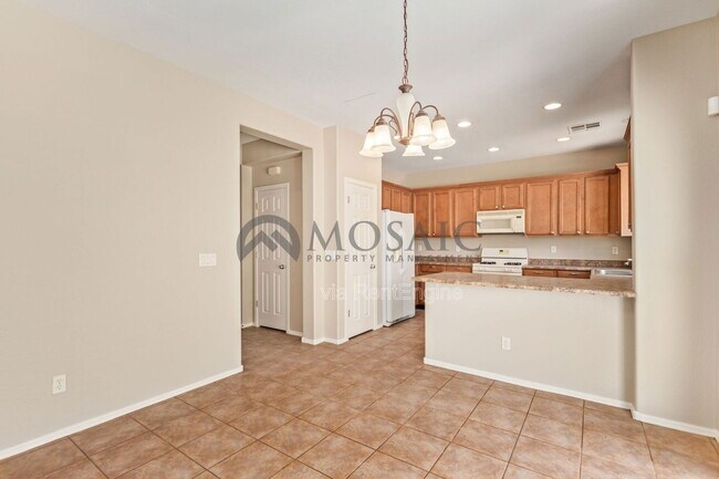 Building Photo - 4540 E Los Alamos St