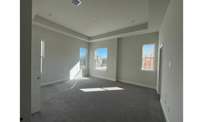Building Photo - 2802 Grand Fountains Dr