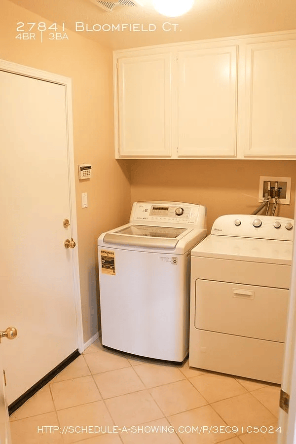 Laundry, garage entry - 27841 Bloomfield Ct