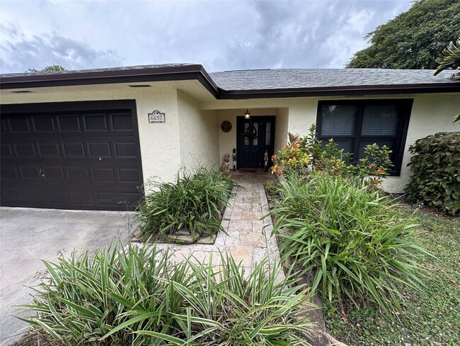 Building Photo - 6657 Paul Mar Dr