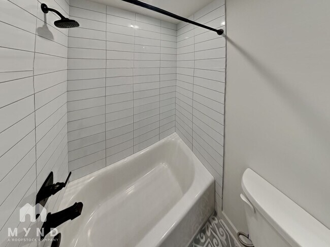 Building Photo - 436 E 33rd St