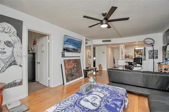 Building Photo - 1638 Embassy Dr