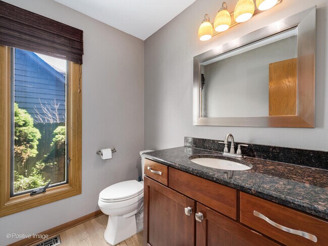 Building Photo - 1412 Ambleside Cir