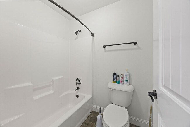 Building Photo - 4100 SW Deerfield Blvd