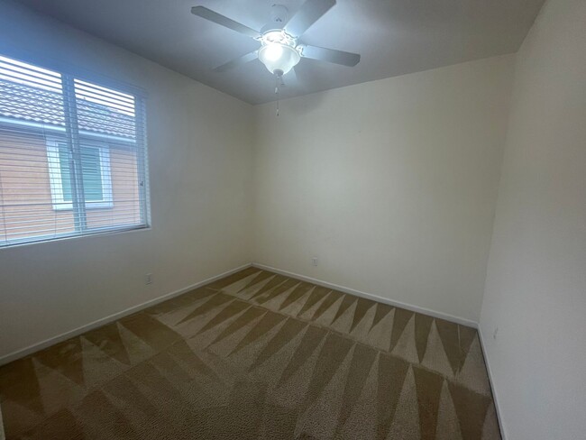 Building Photo - 3 Bedrooms in Paseo Del Norte of Roseville
