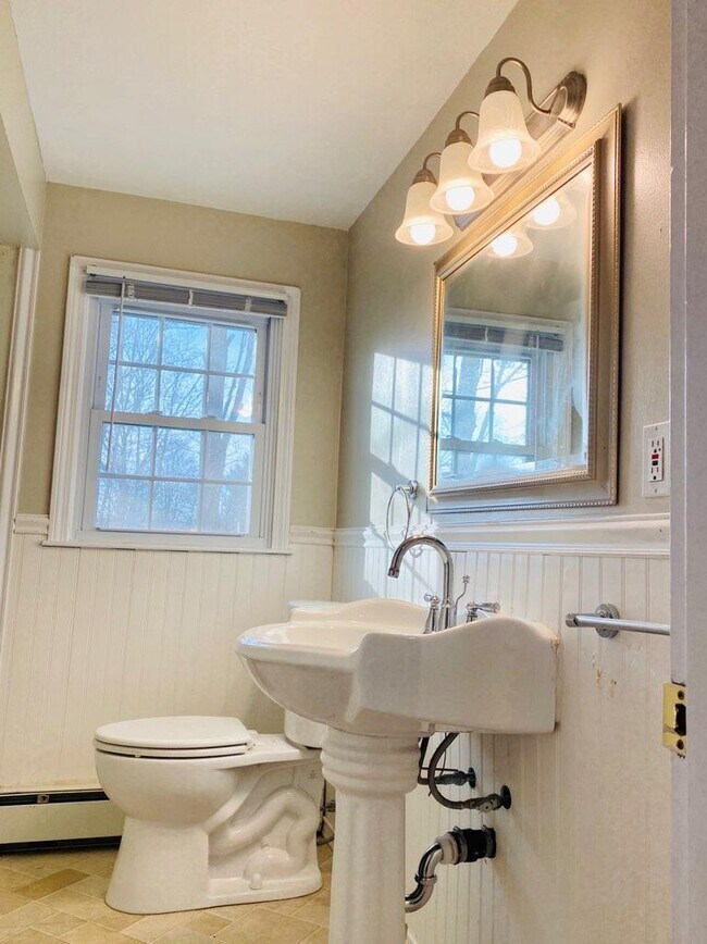 Bathroom - 49 Hamilton St