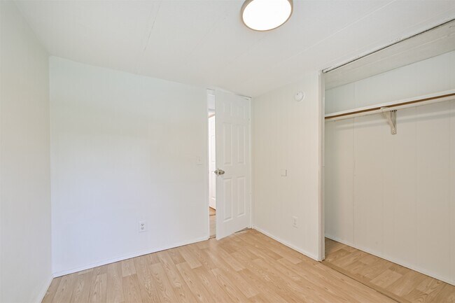 Building Photo - 1749 Max Rd