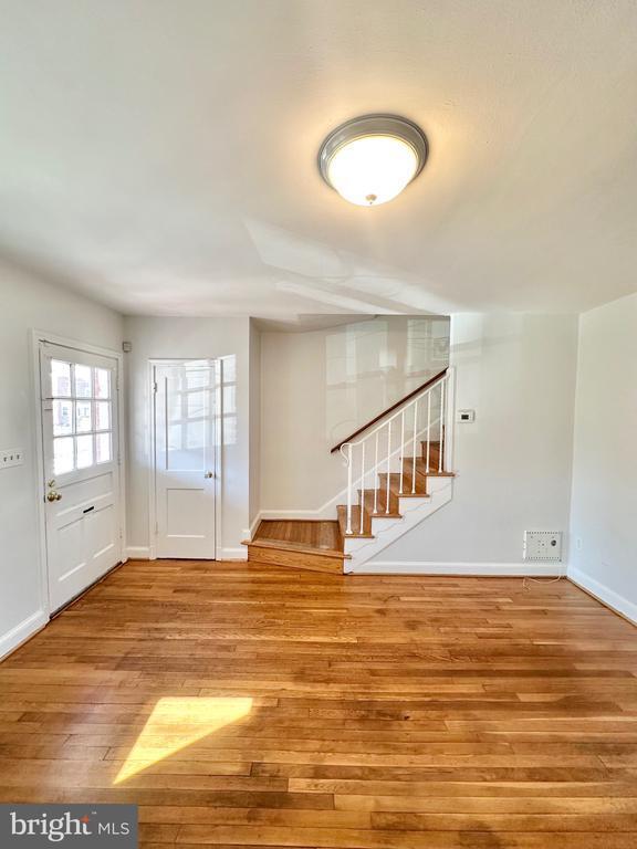 Building Photo - 206 Lynhaven Dr