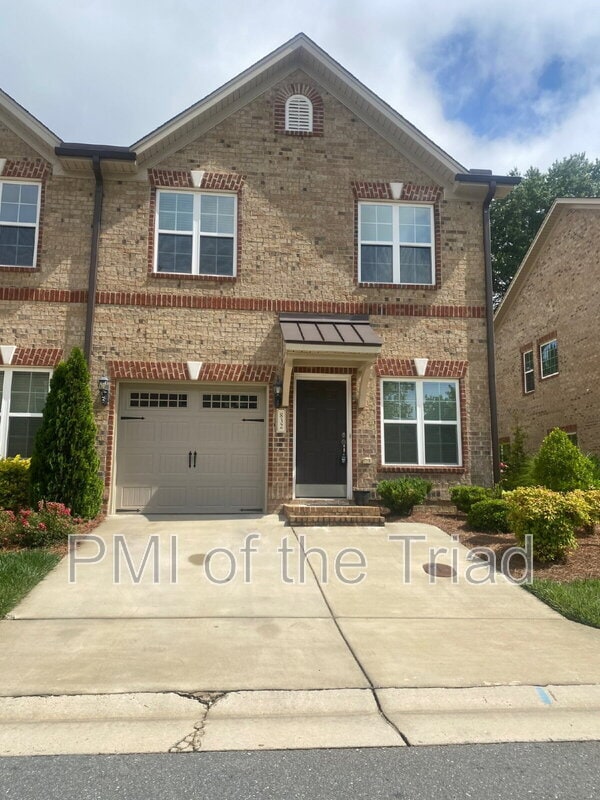 Building Photo - 832 Silver Leaf Dr