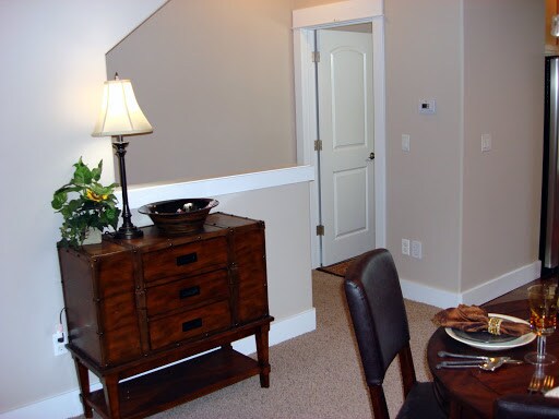 Building Photo - 3BDRM 2.5BTH Condo Duplex, Attached Garage...