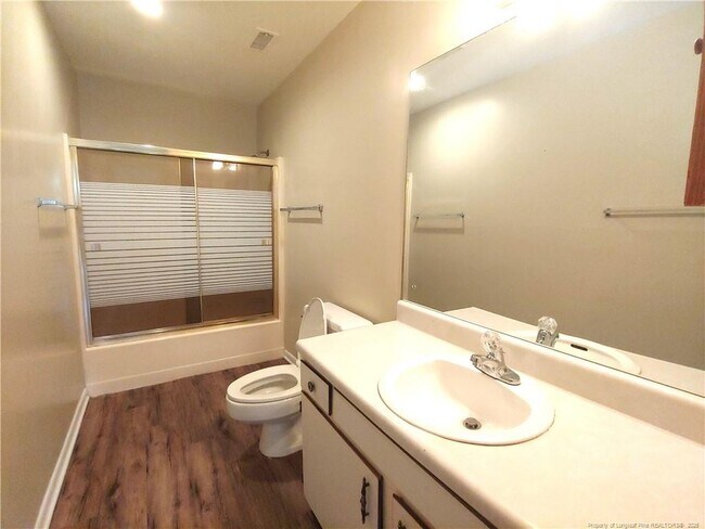 Building Photo - 122 Mallard Cove