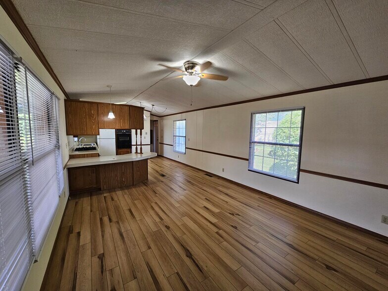 Building Photo - 3 Singleton Dr
