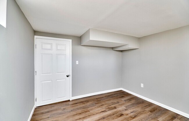 Building Photo - 255 Florisota Dr