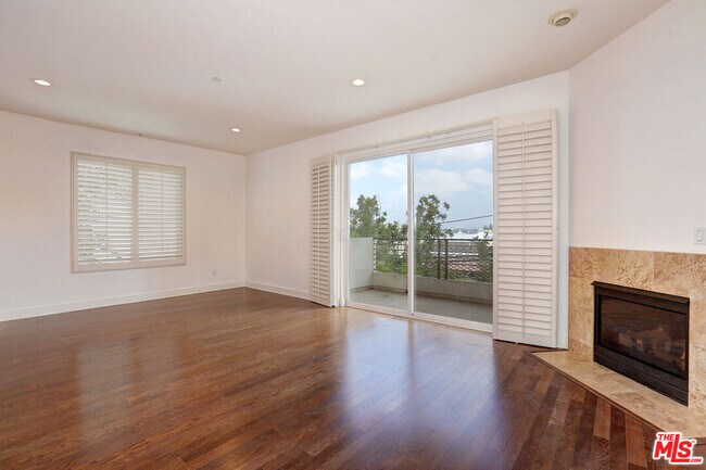 Building Photo - 11851 Laurelwood Dr