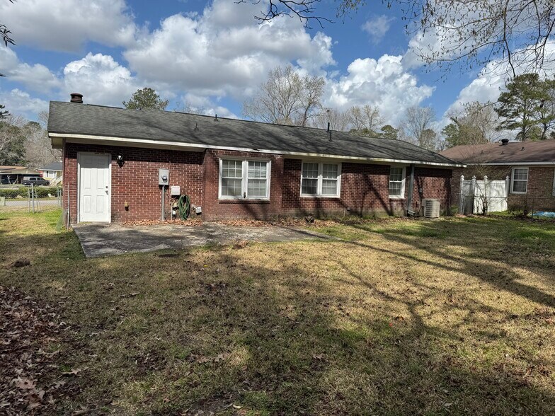 Building Photo - 124 Miley Dr