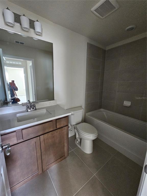 Building Photo - 16288 Merry Aly