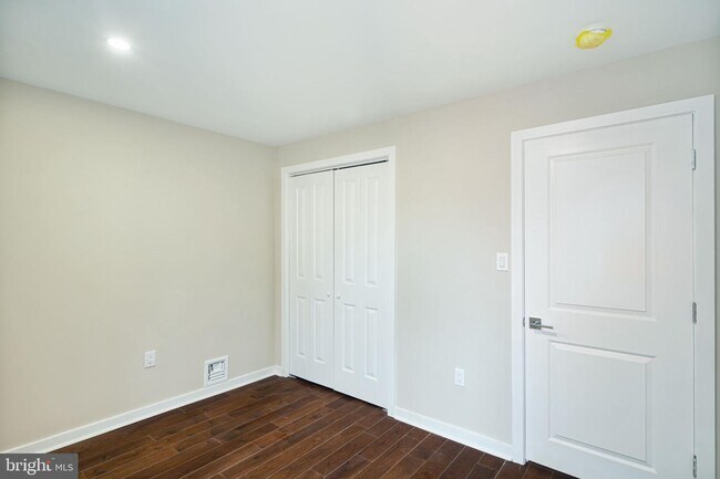 Building Photo - 1831 Reed St