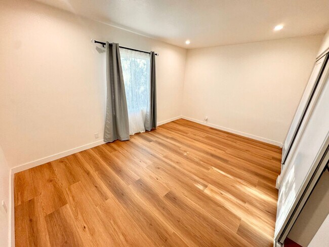 Building Photo - Beautifully Remodeled 3-Bedroom Home in Al...