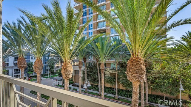 Building Photo - 1416 Scholarship