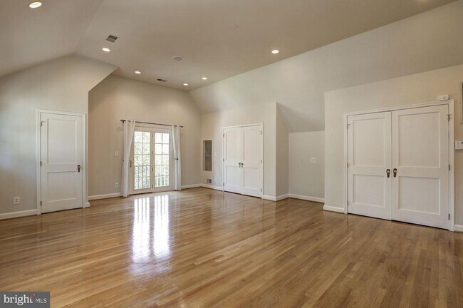 Building Photo - 5119 Manning Dr