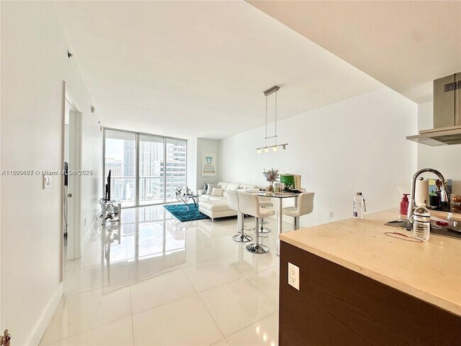 Building Photo - 495 Brickell Ave