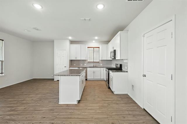 Building Photo - 507 Goldenrod Ln