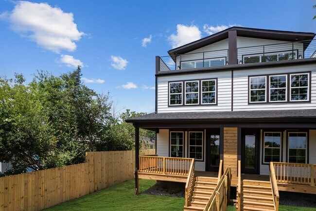 Building Photo - 660 Vernon Ave