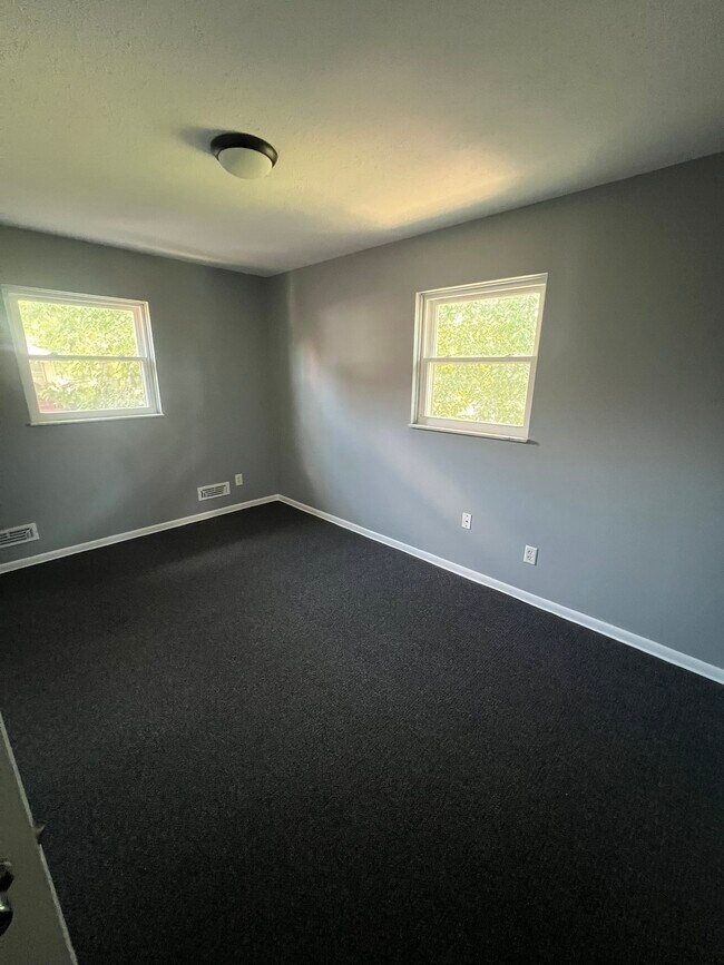 Building Photo - 7903 Ackley Rd