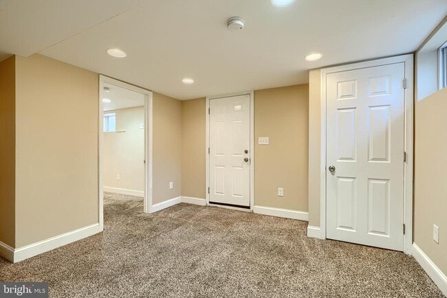 Building Photo - 6110 Everall Ave
