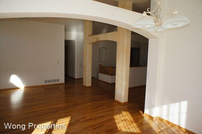 Building Photo - 3 br, 3 bath House - 5177 S. Liverpool Way...