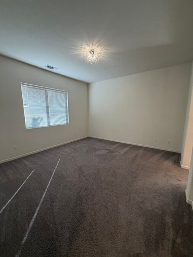 Building Photo - 362 Olivadi Way