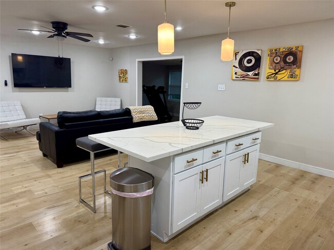 Building Photo - 5455 Birdwood Rd