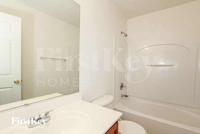 Building Photo - 22805 W Solano Dr