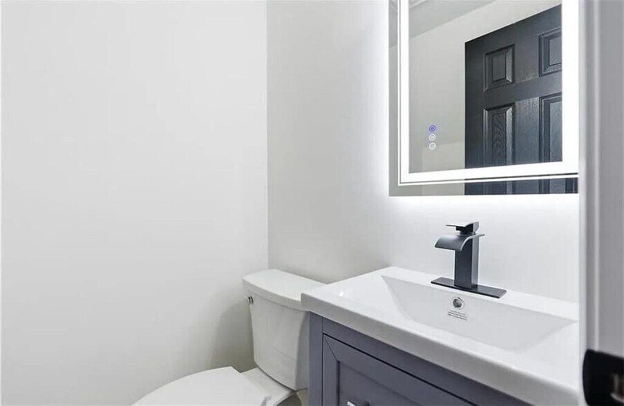 Building Photo - 10 Hawk Rd NW