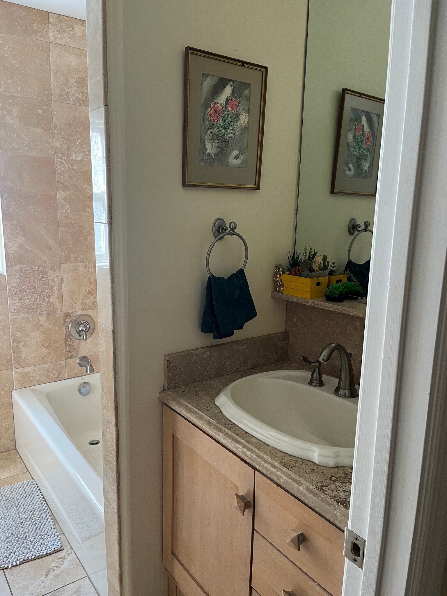 Building Photo - 520 N Myers St